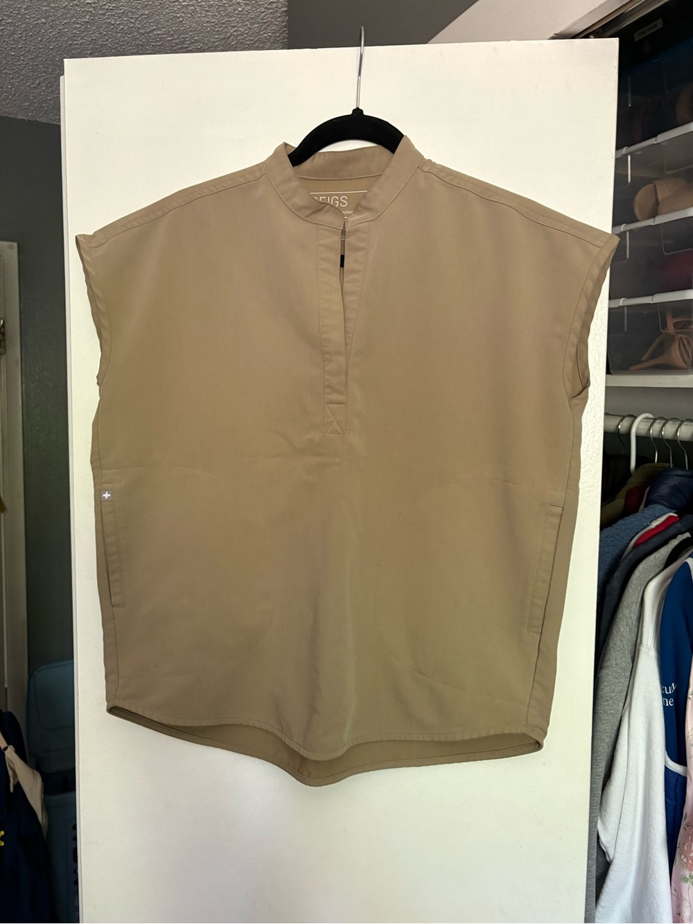 Figs Men's Sleeveless Pullover Shirt in Tan